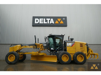 Równiarka CATERPILLAR 140M