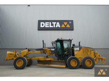 Równiarka CATERPILLAR 160