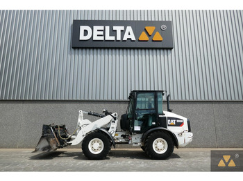 Ładowarka kołowa CATERPILLAR 906M