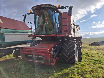 Kombajn zbożowy CASE IH