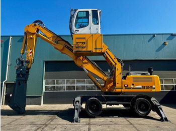 Koparka przeładunkowa LIEBHERR A 924