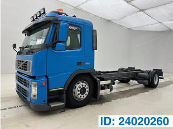 Samochód ciężarowe pod zabudowę VOLVO FM9 260