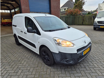 Mały samochód dostawczy PEUGEOT Partner