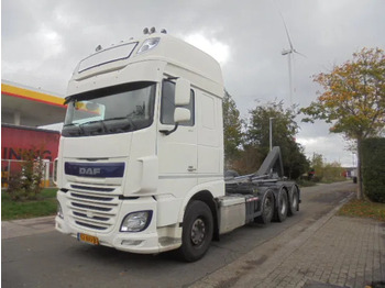 Ciężarówka hakowiec DAF XF 106 510