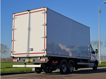 Przyczepa zamknięte nadwozie