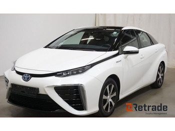 Samochód osobowy TOYOTA