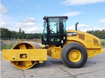 Walec CATERPILLAR CS66B