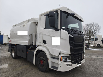 Samochód ciężarowy cysterna SCANIA R 450
