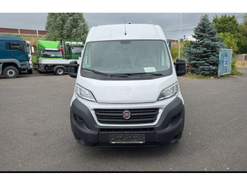 Mały samochód dostawczy FIAT Ducato