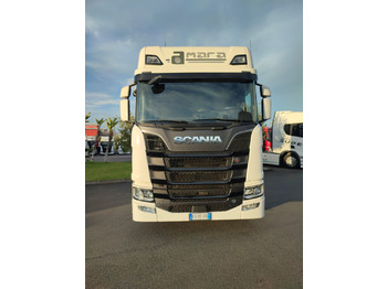 Ciągnik siodłowy SCANIA R 520