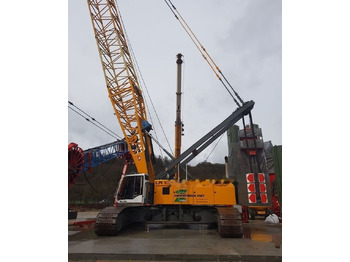 Dźwig gąsienicowy LIEBHERR