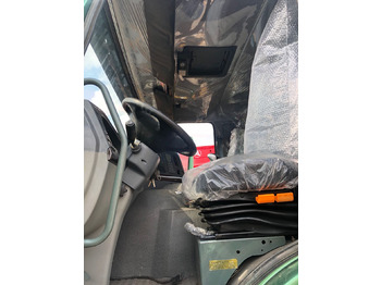 Ciągnik siodłowy HOWO 420: zdjęcie 4 Ciągnik siodłowy HOWO 420: zdjęcie 4