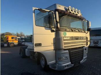 Ciągnik siodłowy DAF XF 105 460