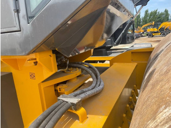 Kompaktor XCMG XS 223 J: zdjęcie 3