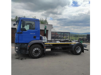 Ciężarówka hakowiec MAN TGM 18.340