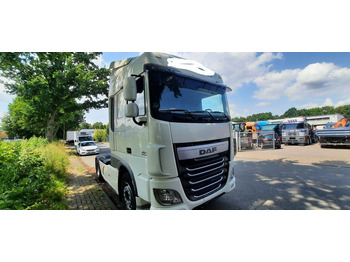 Ciągnik siodłowy DAF XF 106 460