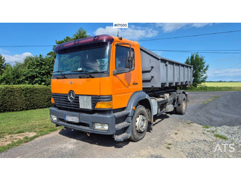 Ciężarówka hakowiec MERCEDES-BENZ