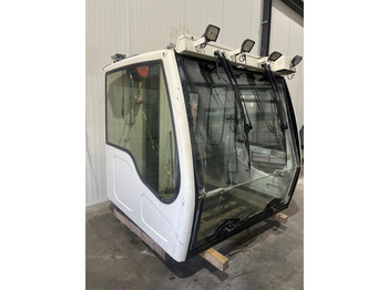 Kabina i wnętrze LIEBHERR