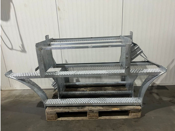 Kabina i wnętrze LIEBHERR