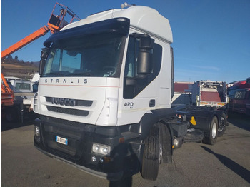 Ciężarówka hakowiec IVECO Stralis