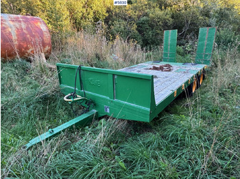 Przyczepa niskopodwoziowa