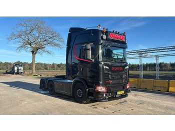 Ciągnik siodłowy SCANIA R