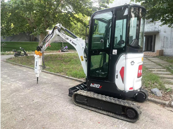 Minikoparka BOBCAT E20