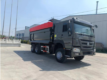 Samochód ciężarowy furgon SINOTRUK HOWO