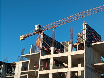 Żuraw wieżowy LIEBHERR