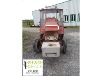 Ciągnik rolniczy RENAULT