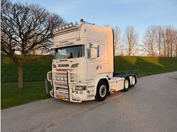 Ciągnik siodłowy SCANIA R 520