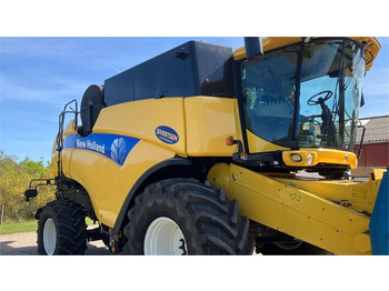 Kombajn zbożowy New Holland CX 8080 SLH med 30 fods Varifeed: zdjęcie 2 Kombajn zbożowy New Holland CX 8080 SLH med 30 fods Varifeed: zdjęcie 2