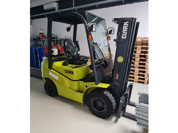 Wózek widłowy gazowy CLARK