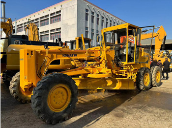 Równiarka KOMATSU GD511: zdjęcie 2 Równiarka KOMATSU GD511: zdjęcie 2