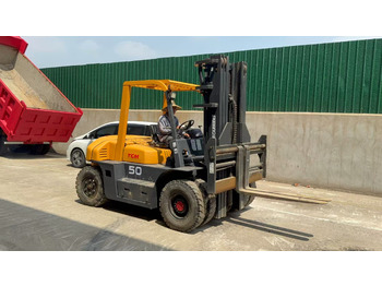 Wózek widłowy diesel TCM