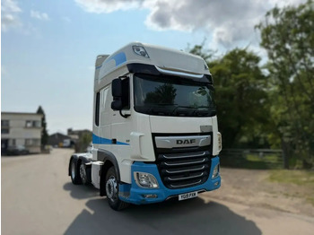 Ciągnik siodłowy DAF XF 106