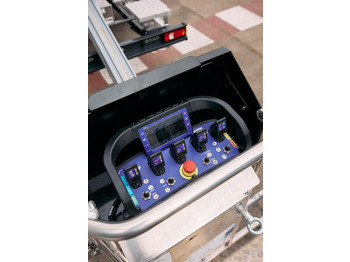 Nowy Podnośnik koszowy w samochody ciężarowe Oil & Steel Snake 26 Sobre IVECO 35S14 Distancia entre ejes 4100 mm: zdjęcie 4