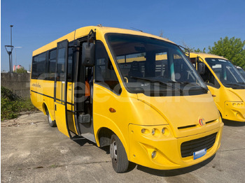 Autobus szkolny IVECO