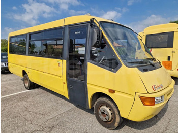 Autobus szkolny IVECO