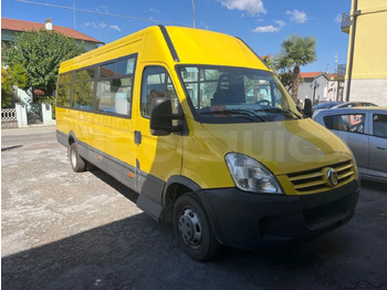 Autobus szkolny IVECO Daily