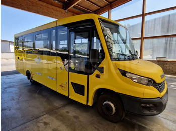 Autobus szkolny IVECO
