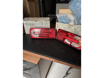 Tylne światło MERCEDES-BENZ