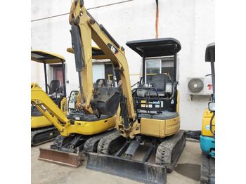 Minikoparka CATERPILLAR 302