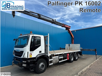 Samochód ciężarowy skrzyniowy/ Platforma IVECO Trakker