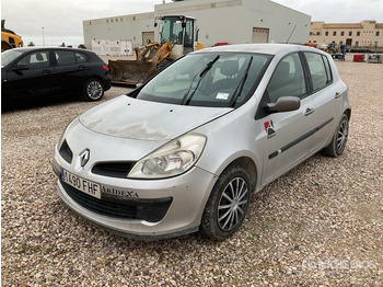 Samochód osobowy RENAULT