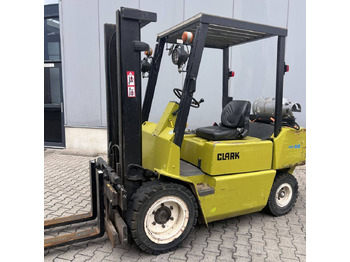 Wózek widłowy gazowy CLARK