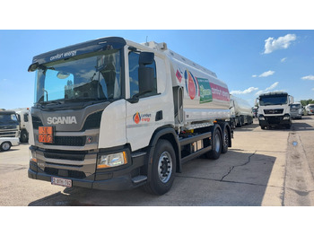 Samochód ciężarowy cysterna SCANIA P