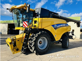 Kombajn zbożowy NEW HOLLAND