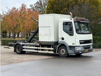 Ciężarówka hakowiec DAF LF 45 180