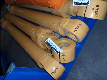 Siłownik hydrauliczny HITACHI